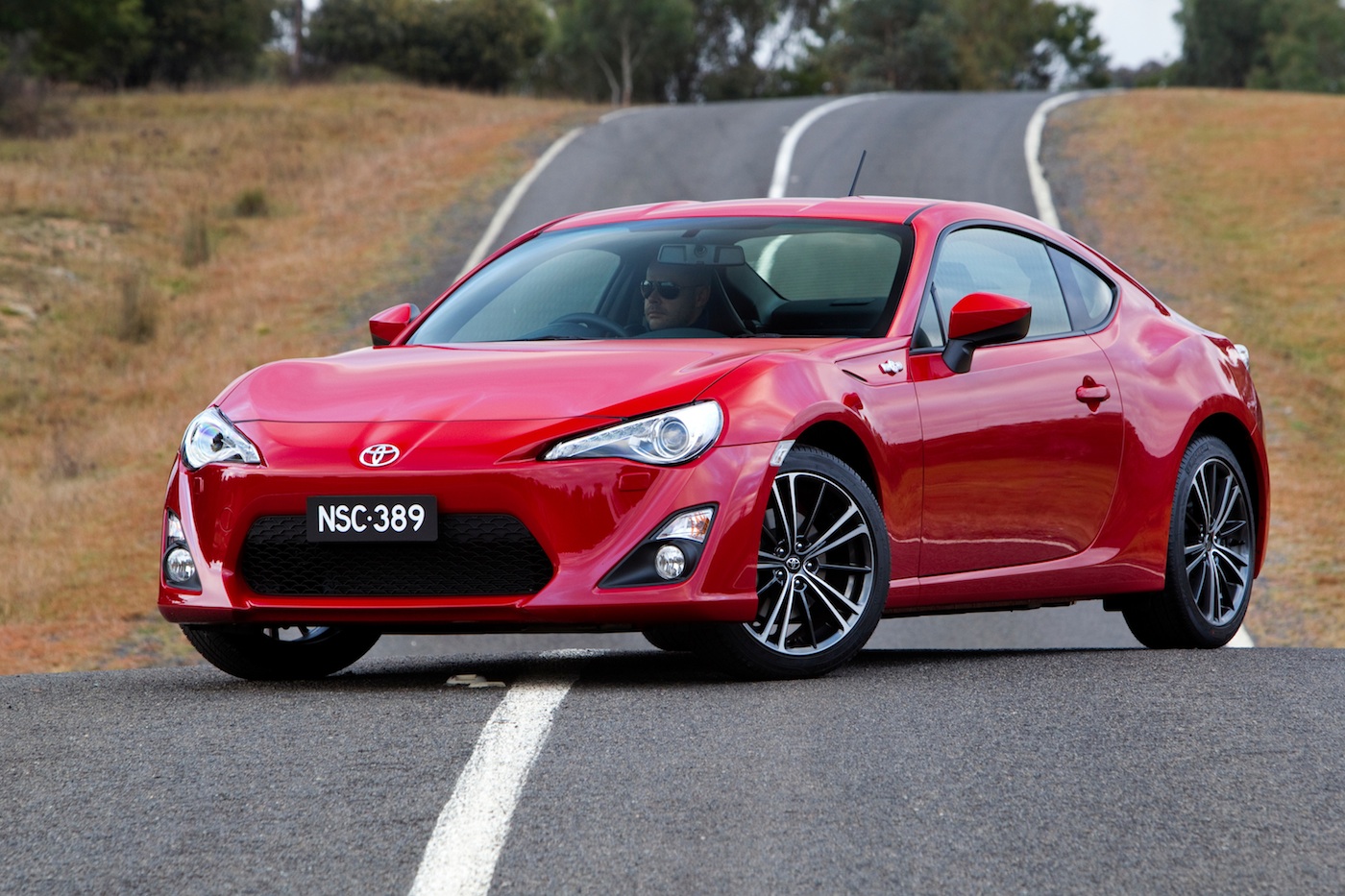 Toyota 86, interior and equipment try this little devil of the road